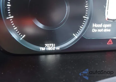 2018 Volvo Xc90 T6 Momentum z USA, uszkodzony, nr VIN YV4A22PK9J1365061